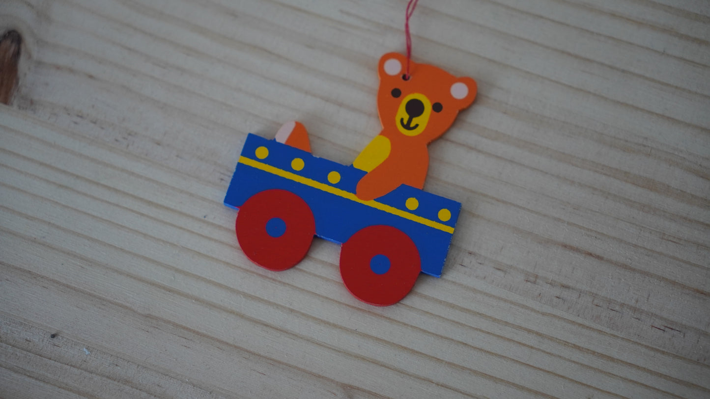 Heller クマと機関車