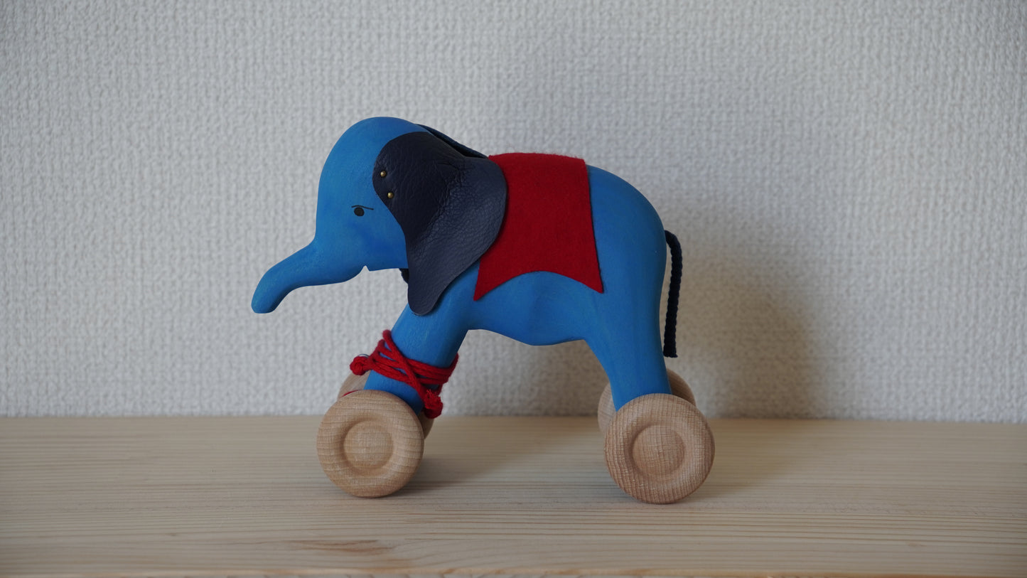 grimms ゾウのプルトーイ