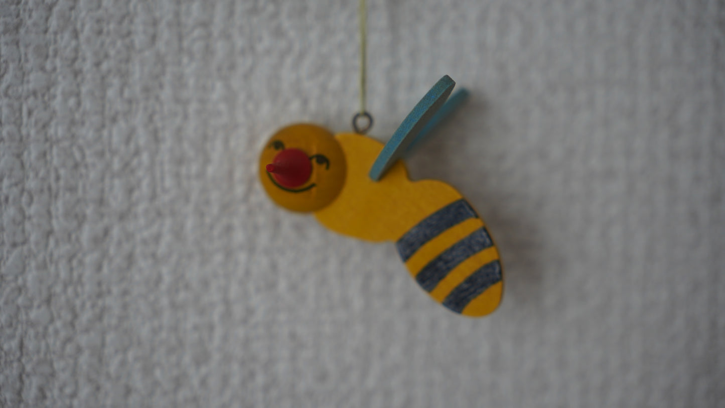 Christian Ulbricht  怪しげなハチ