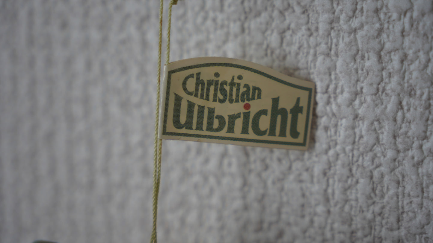 Christian Ulbricht  怪しげなハチ
