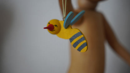 Christian Ulbricht  怪しげなハチ